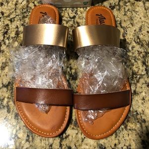 Tan/Gold Austin Trading Co. sandals